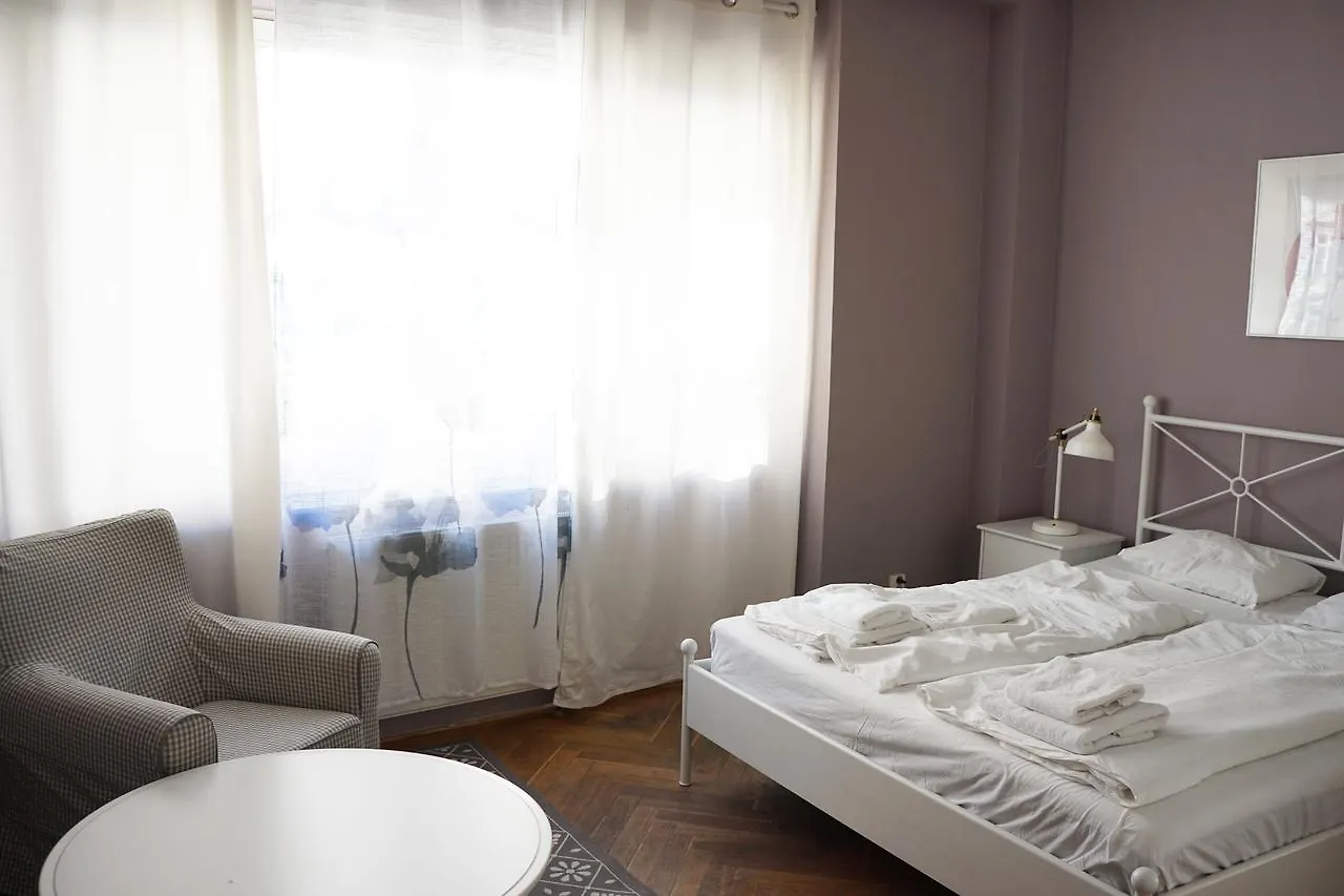 Funci Dancing 6 Apartment Prag Tjekkiet