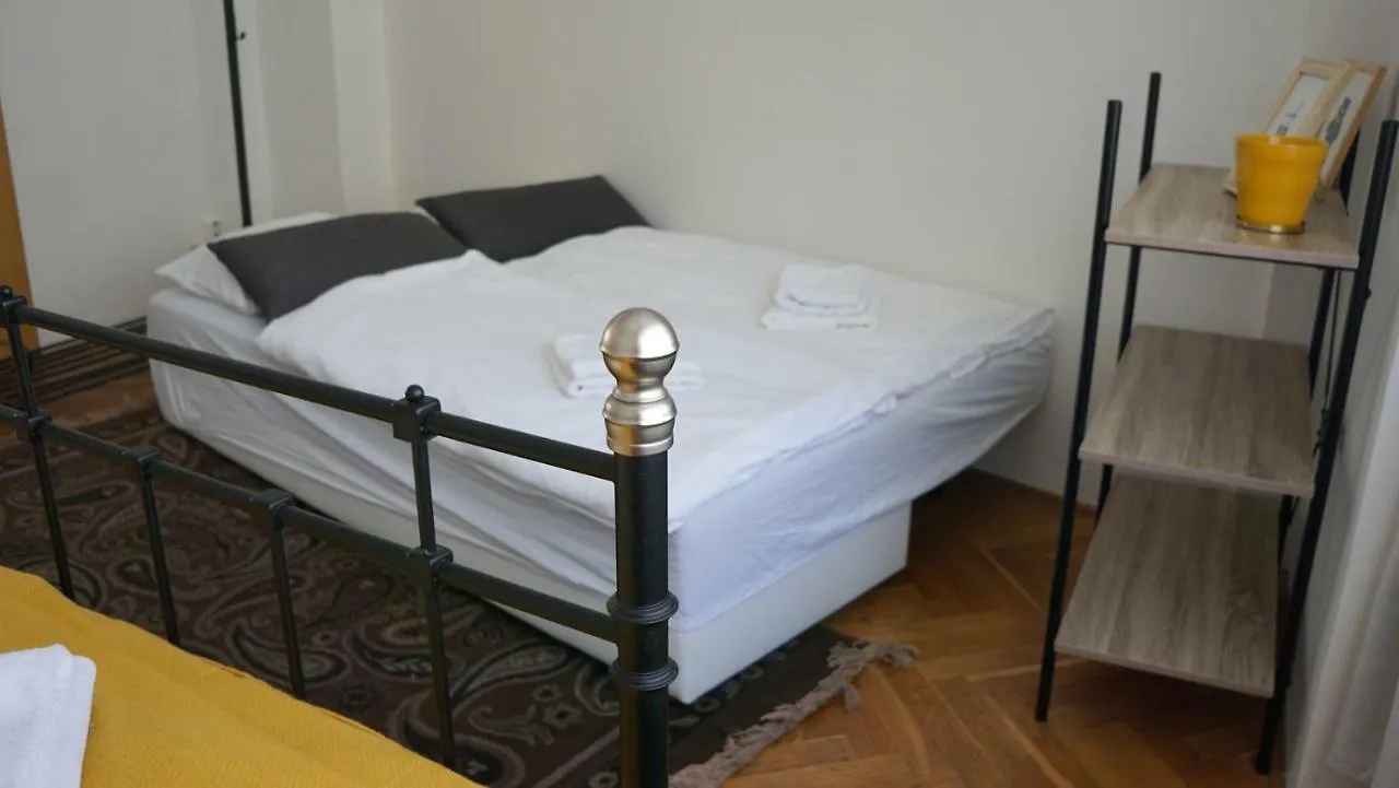 Funci Dancing 6 Apartment Prag