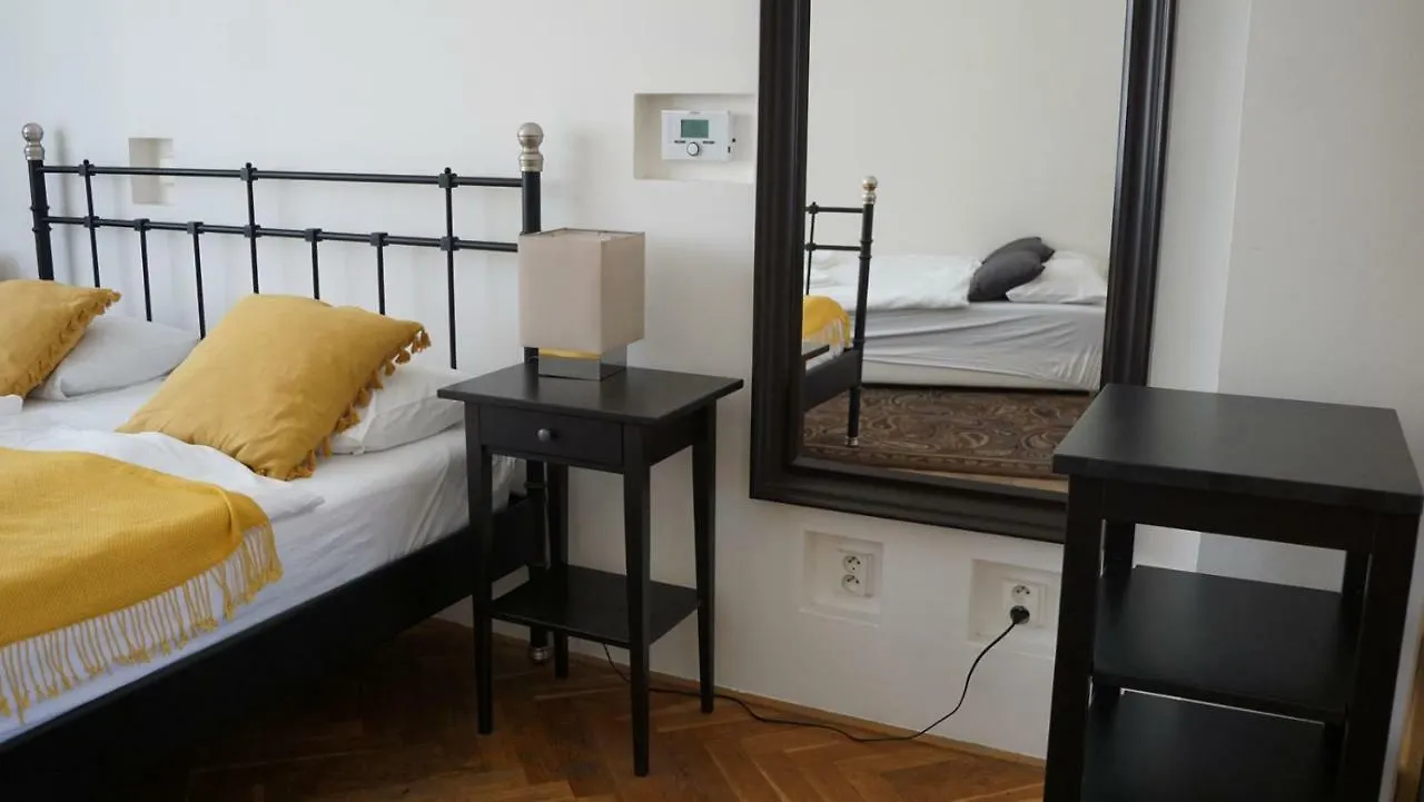 Funci Dancing 6 Apartment Praga